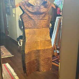 Bodycon bandage metallic herve lever/bcbg. off shoulder S